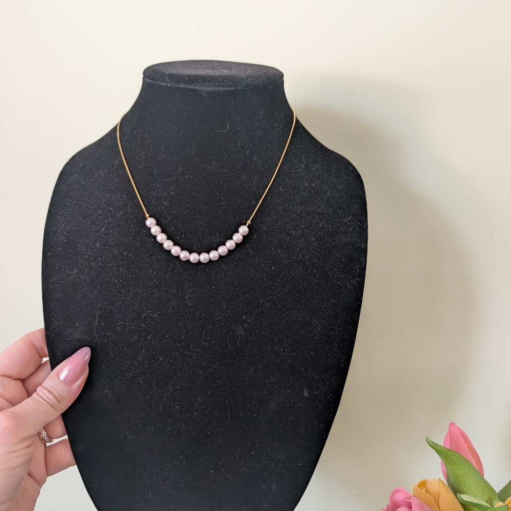 Vintage Goldtone and Faux Pearl Necklace - Picture 3 of 9